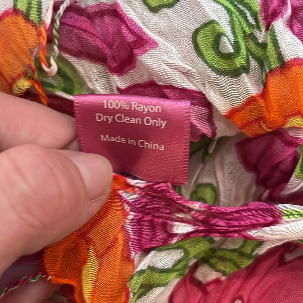 Vera Bradley Lilli Bell Floral Leaf Print Wmn’s Lightweight Scarf w/ fringe - Picture 3 of 6